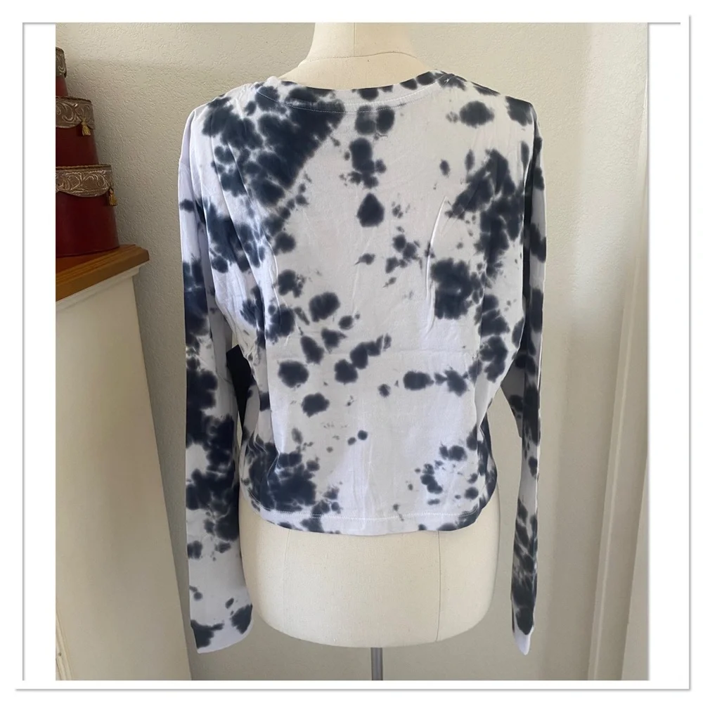 True Religion Women’s Long Sleeve Tie Dye Crop Lamar Tee Shirt NWT - Picture 4 of 5